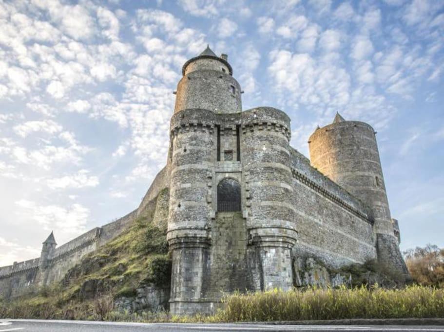 Appartement Avec Vue Fougères エクステリア 写真