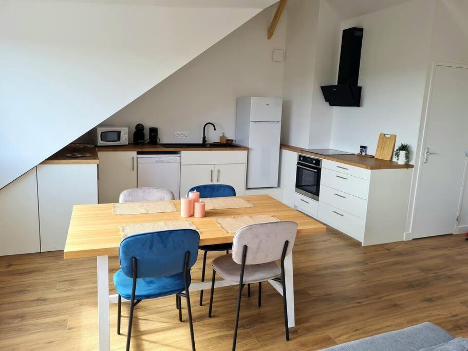 Appartement Avec Vue Fougères エクステリア 写真